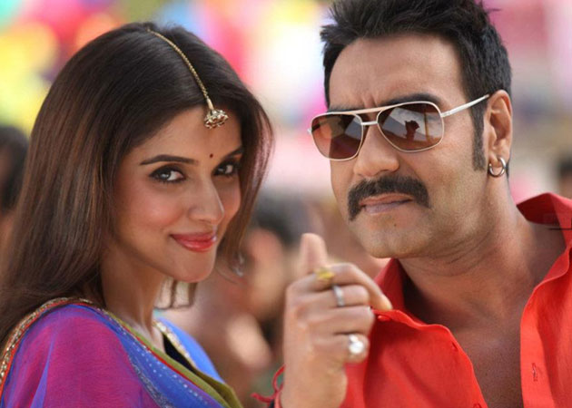 Ajay Devgn's desi dance number in Bol Bachchan